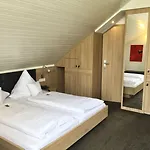 Iris Am Garni Hotel 3*