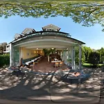 Iris Am Garni Hotel 3*