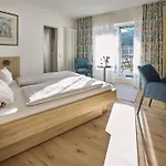 Iris Am Garni Hotel
