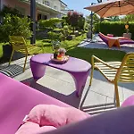 Iris Am Garni Ξενοδοχείο 3*