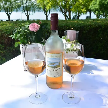 Iris Am Garni רדולפצל אם בודנזי