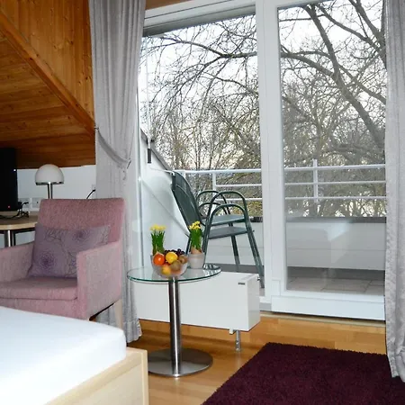 מלון Iris Am Garni 3*