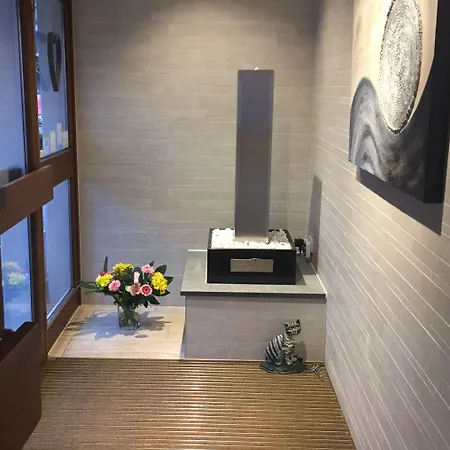 Iris Am Garni רדולפצל אם בודנזי