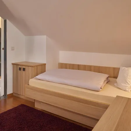 Iris Am Garni Hotel