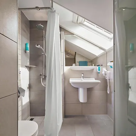 Hotel Iris Am Garni 3*