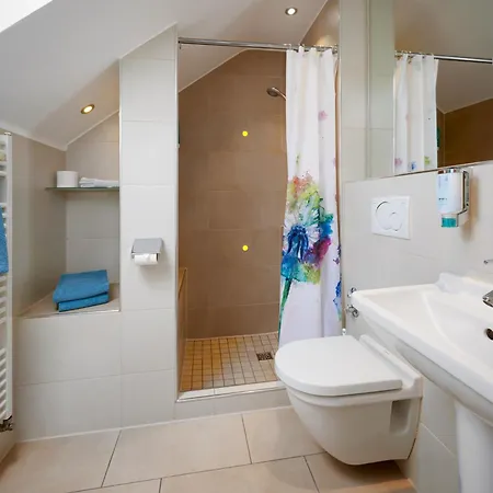 Iris Am Garni Hotel 3*
