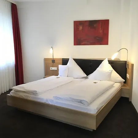 מלון Iris Am Garni 3*