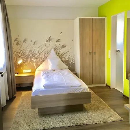 מלון Iris Am Garni 3*