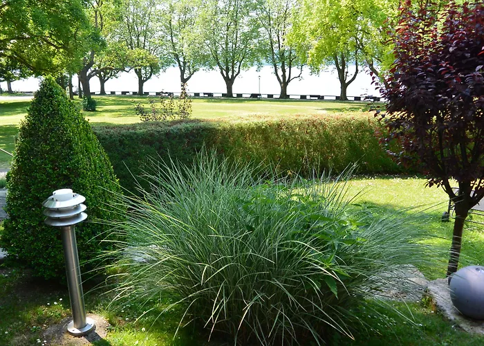 Iris Am Garni Hotel 3*