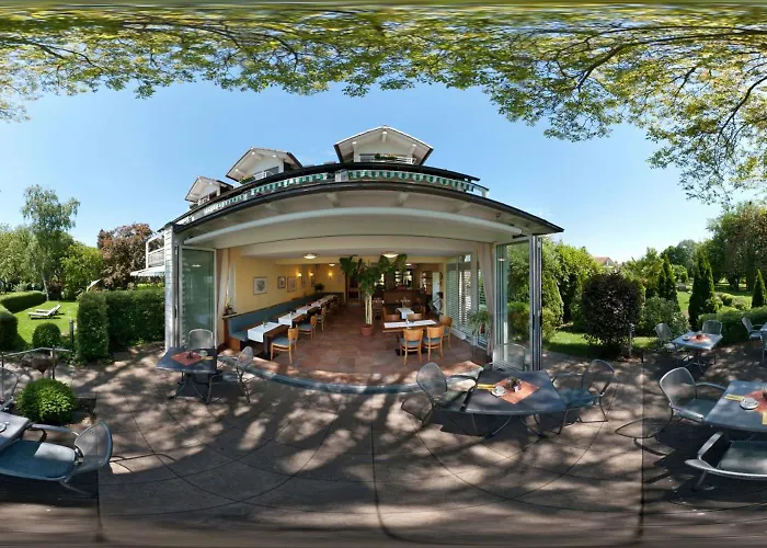 Iris Am Garni Hotel 3*