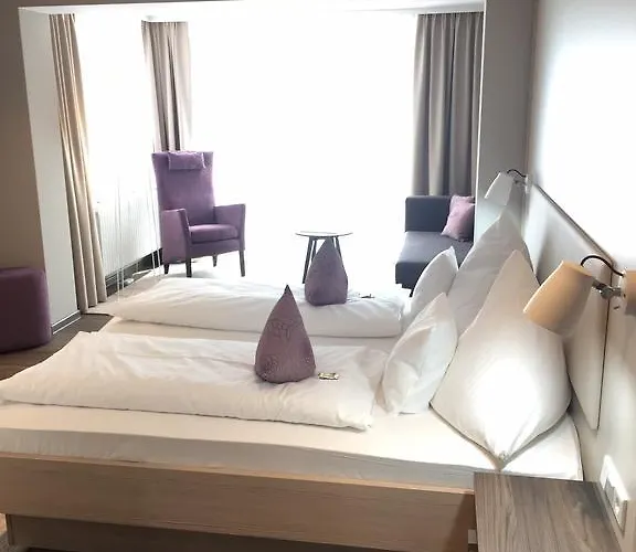 Iris Am Garni Hotel 3*